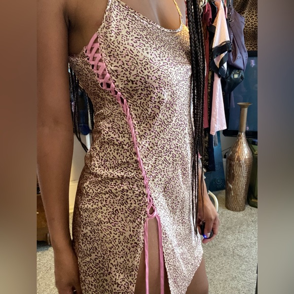 Lasenza leopard slip on dress with pink ribbon - Picture 6 of 7